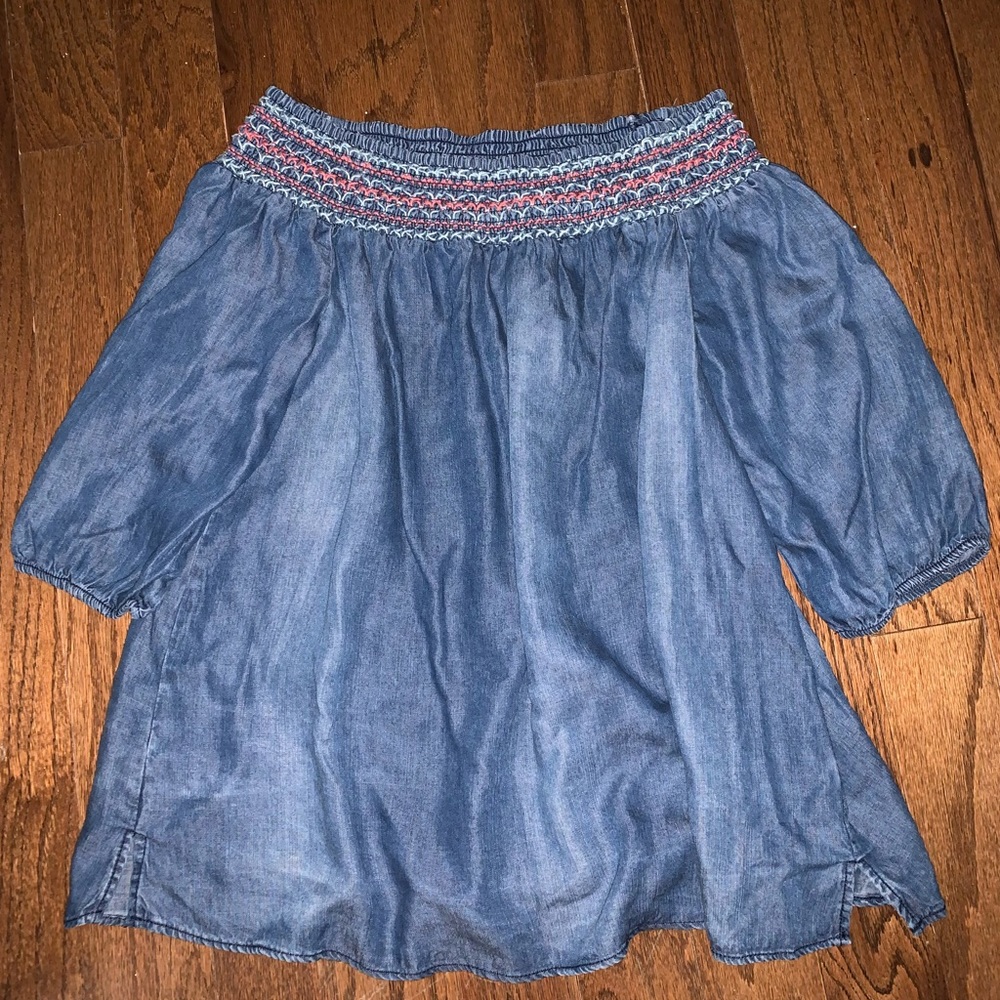 Off-the-shoulder Jean top with design